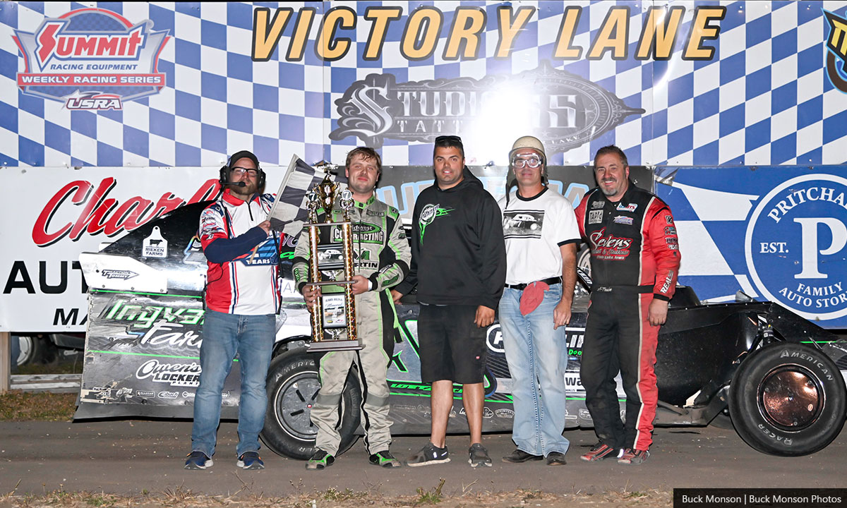 Ryan Wetzstein won the USRA Modified main event.