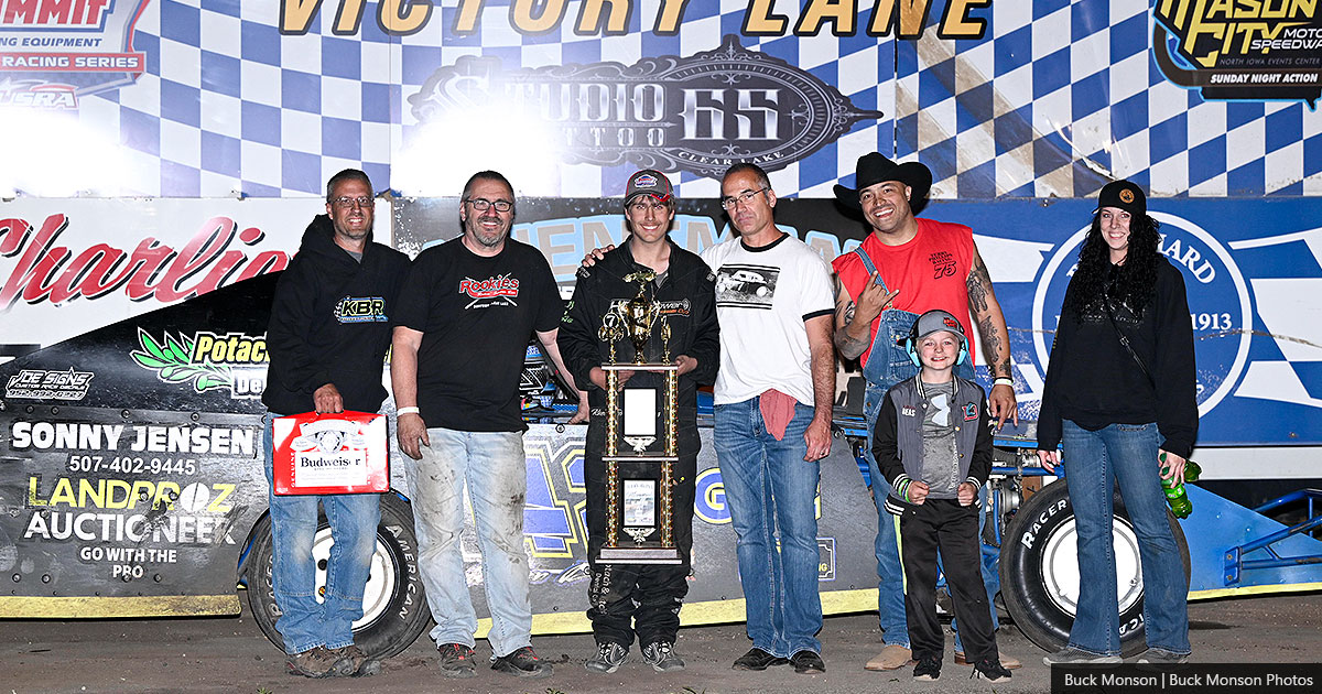 Kaeden Bronner won the USRA B-Mod main event.